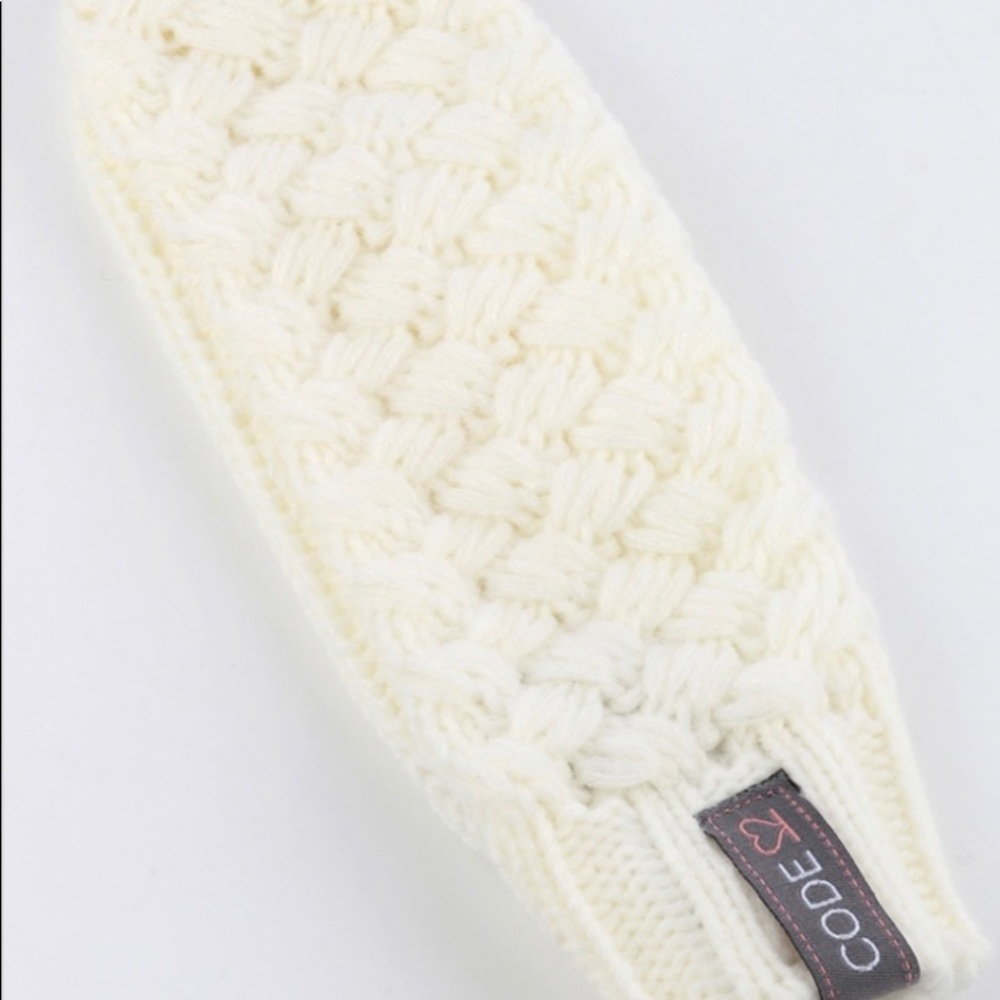 White Basket Weave Knit Mittens - Picture 3 of 3
